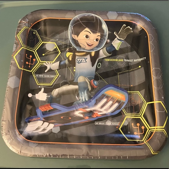 MILES FROM TOMORROWLAND DISNEY 9” DISPOSABLE PAPER PLATES NEW 8/PKG SET OF 2 - Picture 1 of 2